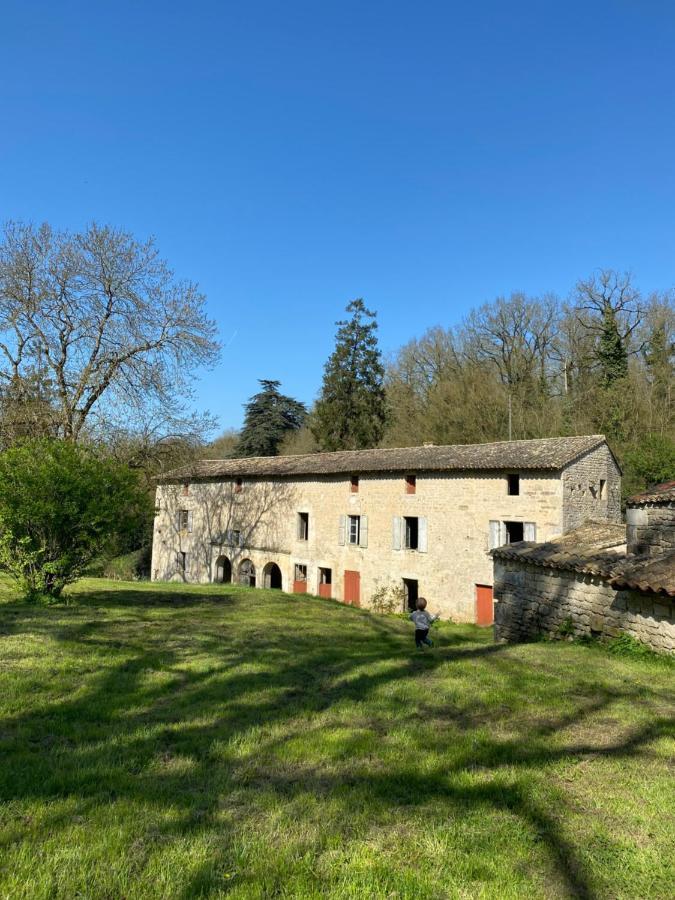 Chateau Des Loups - Les Cypres Echire Екстериор снимка