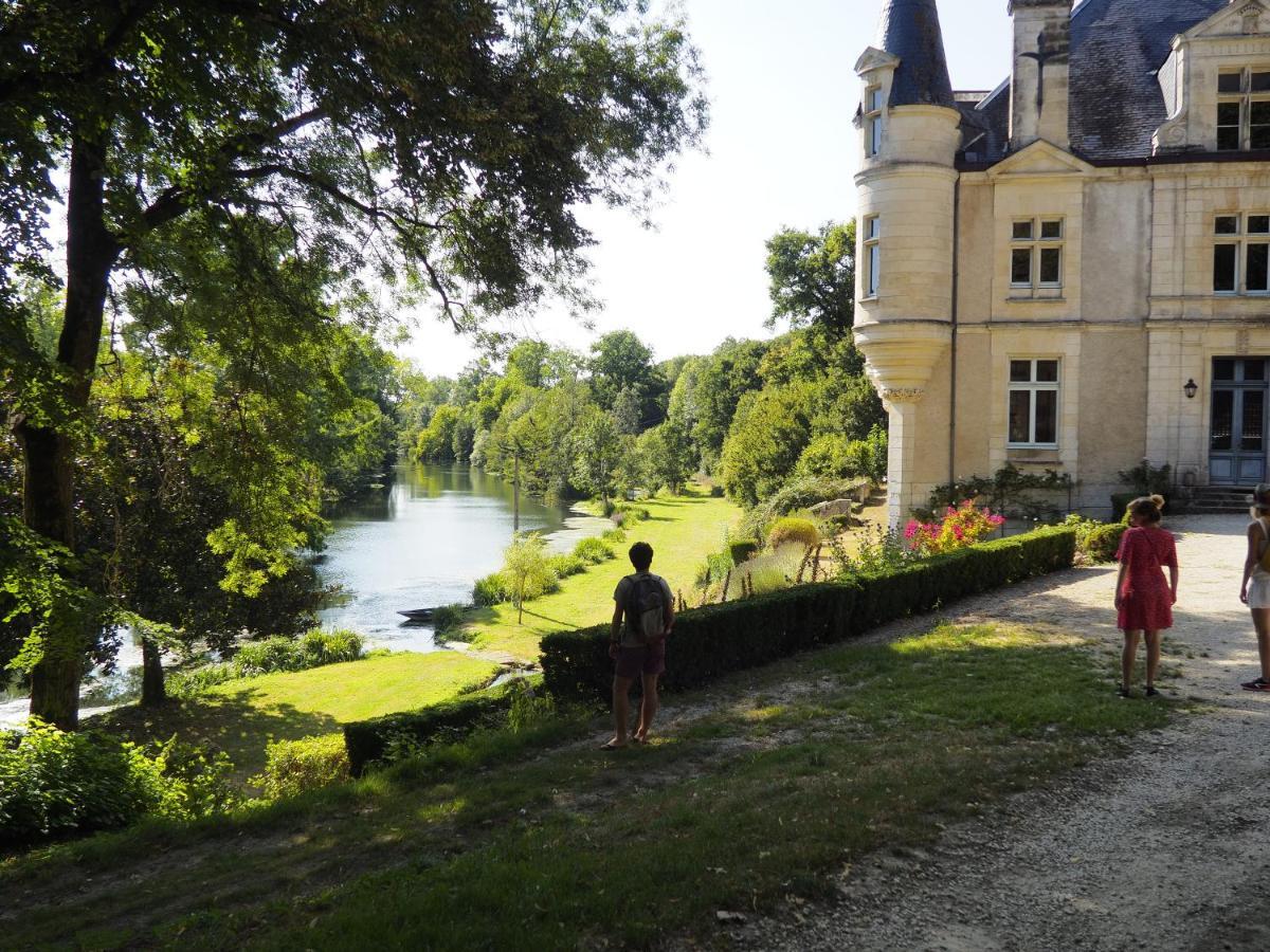 Chateau Des Loups - Les Cypres Echire Екстериор снимка